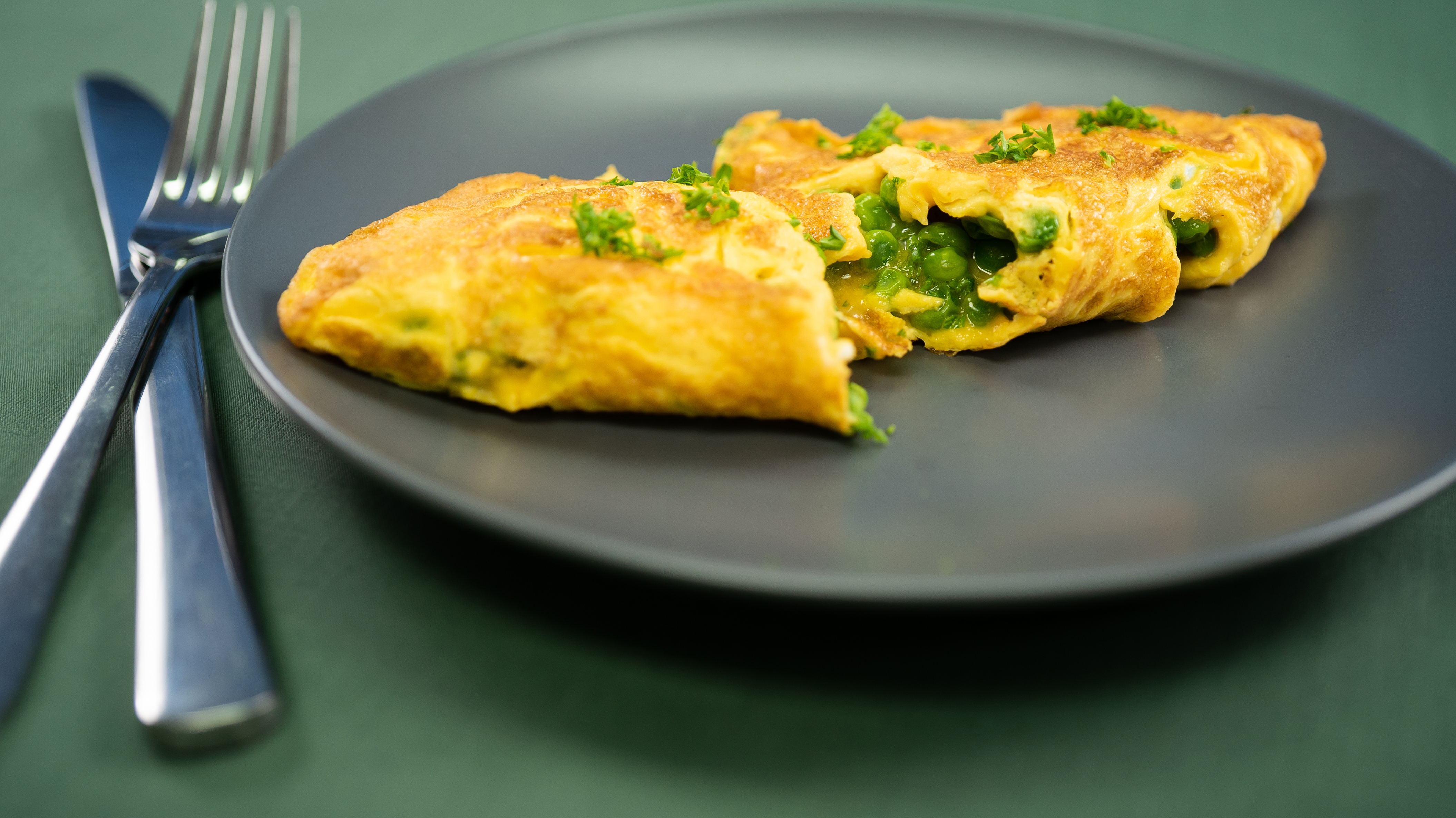 Pea and cheese omelette