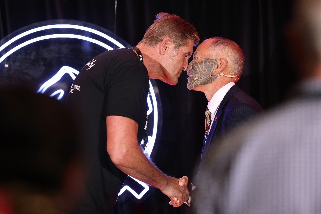 AIA NZ CEO Nick Stanhope and Ngahihi o te ra Bidois